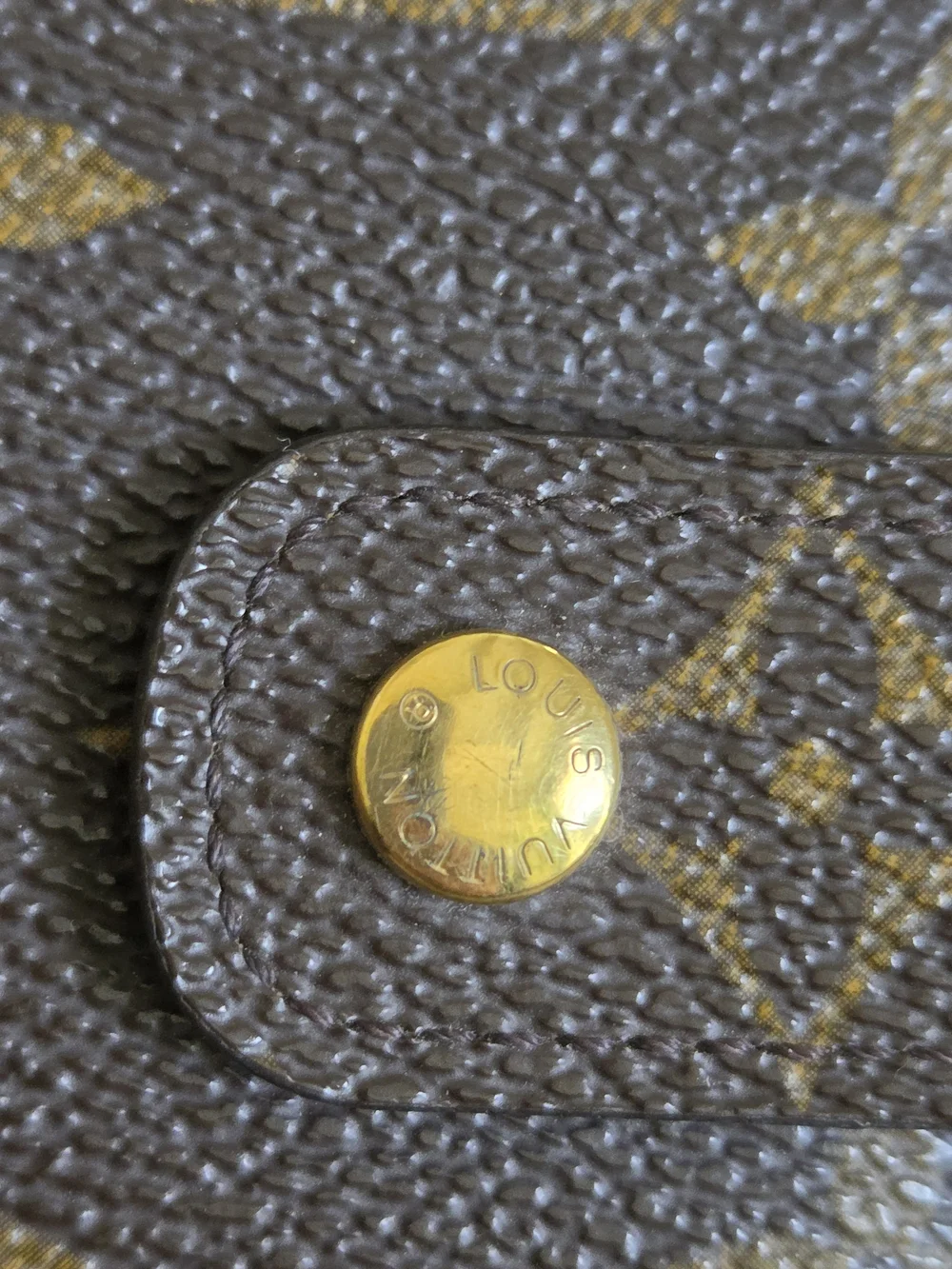 Louis Vuitton Monogram Canvas Medium Agenda - Picture 7 of 12